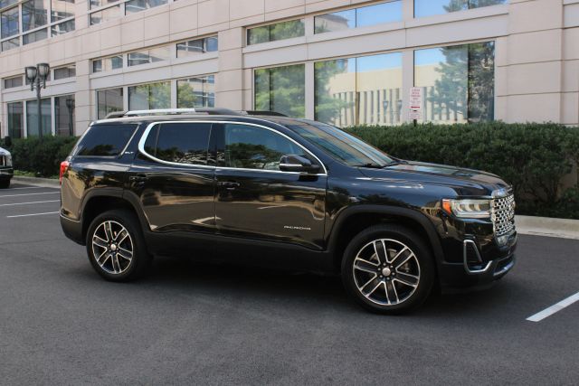 2021 GMC Acadia SLT Image 4 of 46