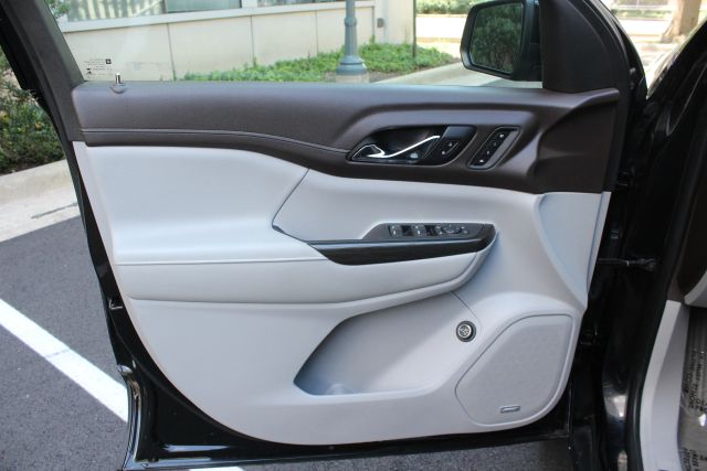 2021 GMC Acadia SLT Image 33 of 46