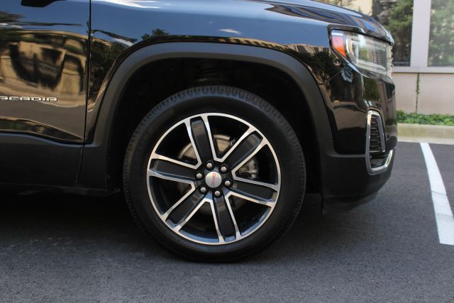 2021 GMC Acadia SLT Image 11 of 46