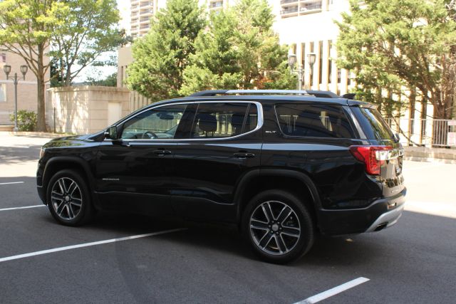 2021 GMC Acadia SLT Image 7 of 46