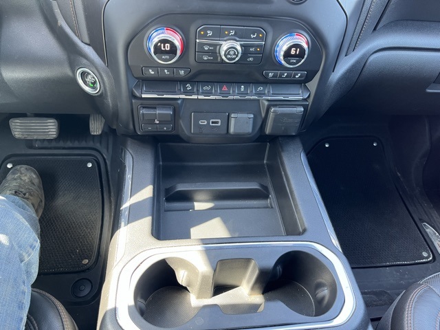 Vehicle image 14 of 26