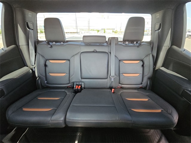 Vehicle image 23 of 24