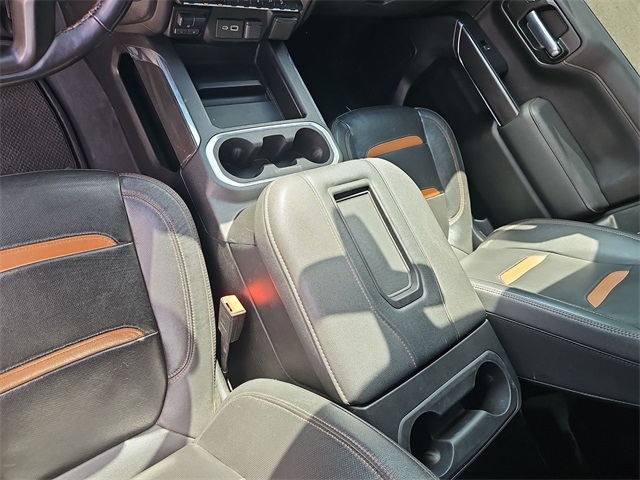 Vehicle image 21 of 24