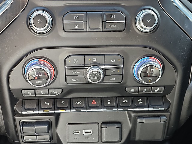 Vehicle image 22 of 24