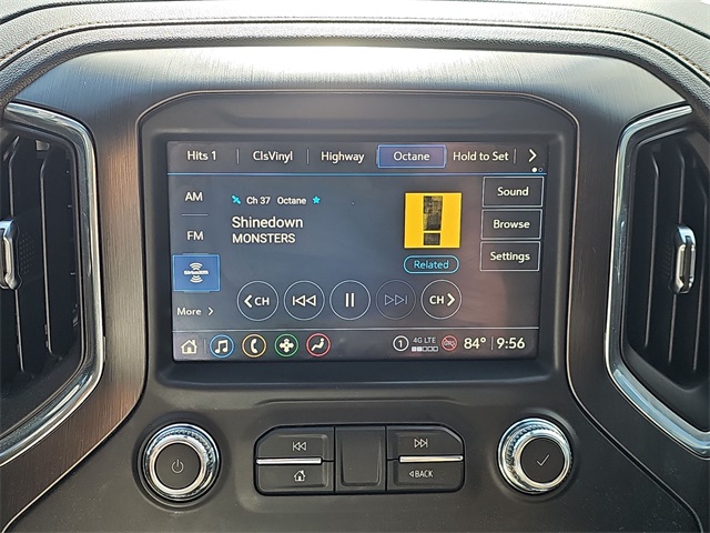 Vehicle image 11 of 24