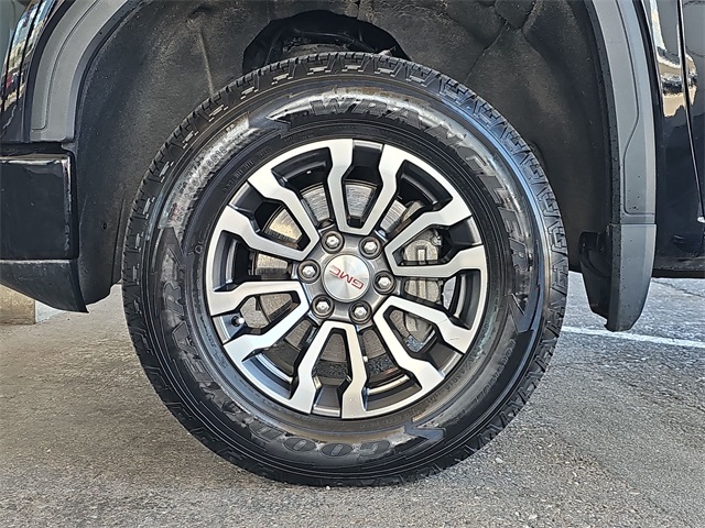 Vehicle image 11 of 25