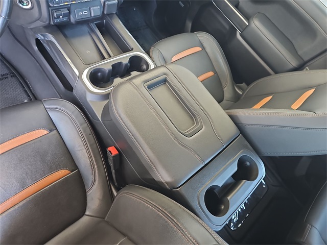 Vehicle image 16 of 25
