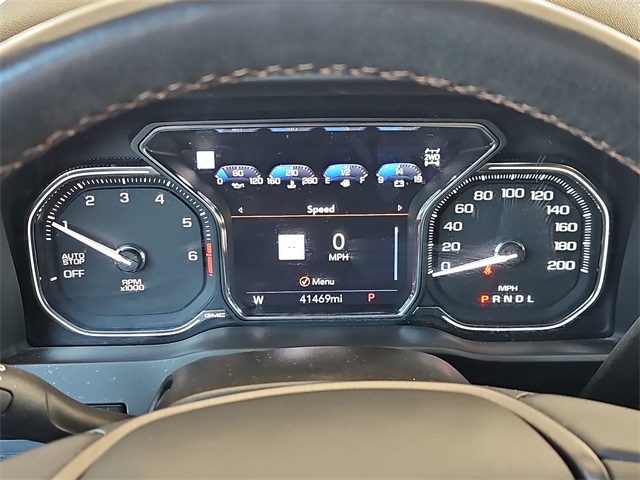 Vehicle image 18 of 25