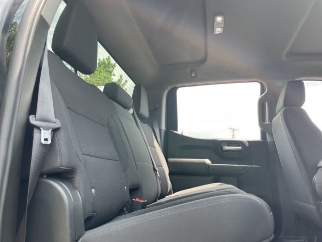 Vehicle image 9 of 21
