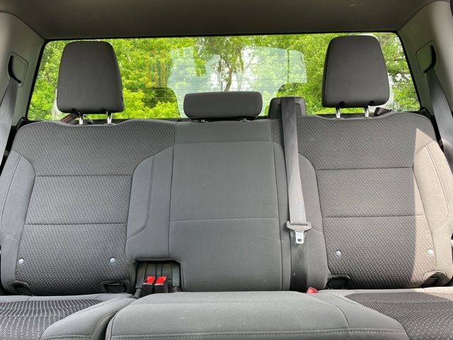Vehicle image 11 of 21