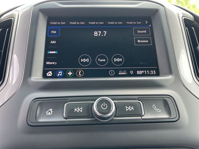 Vehicle image 17 of 21