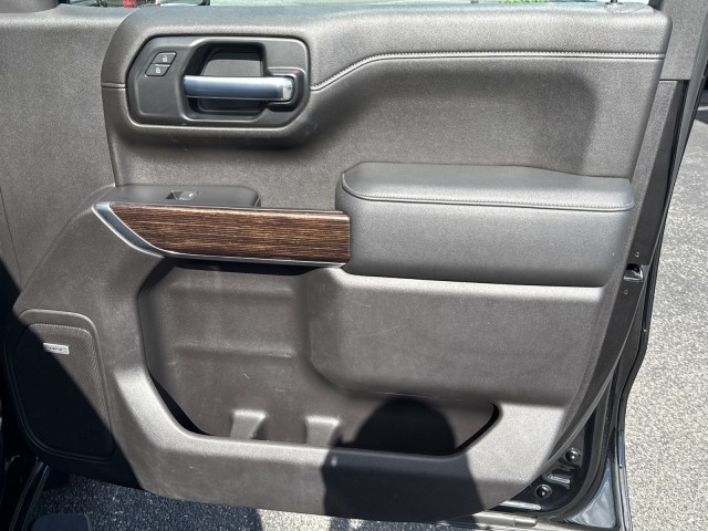 Vehicle image 47 of 51