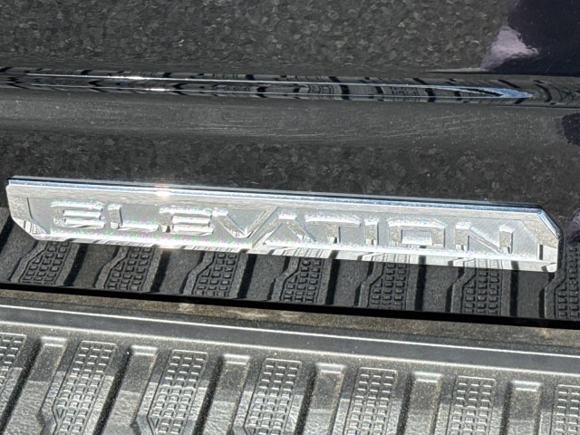 Vehicle image 41 of 51