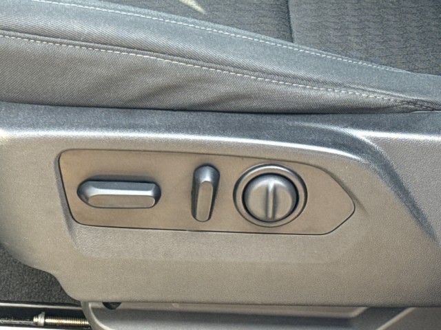 Vehicle image 13 of 51