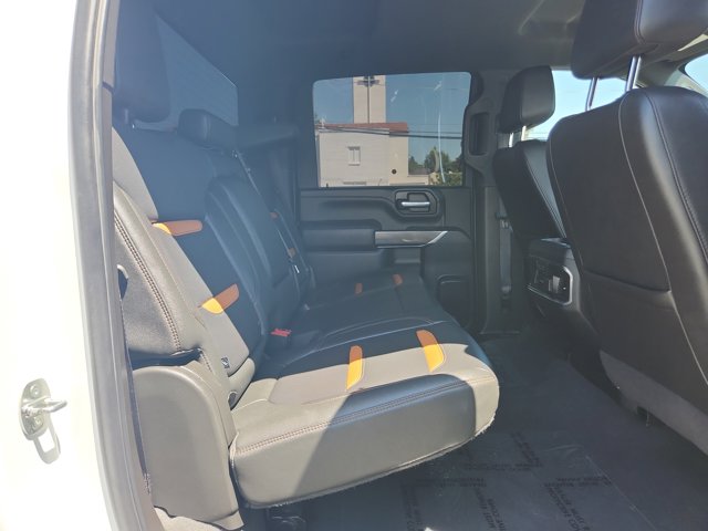 Vehicle image 18 of 21
