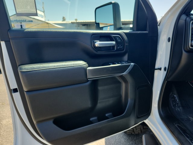 Vehicle image 10 of 21