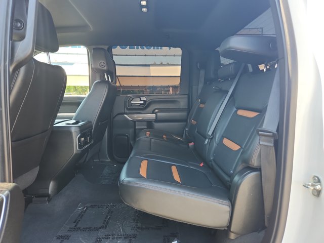 Vehicle image 19 of 21