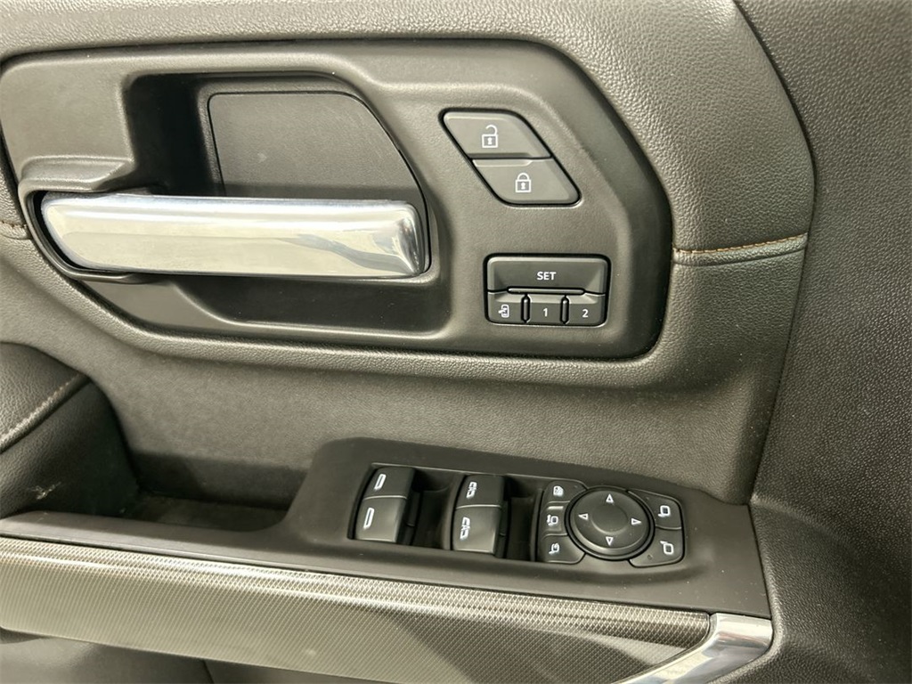 Vehicle image 23 of 24