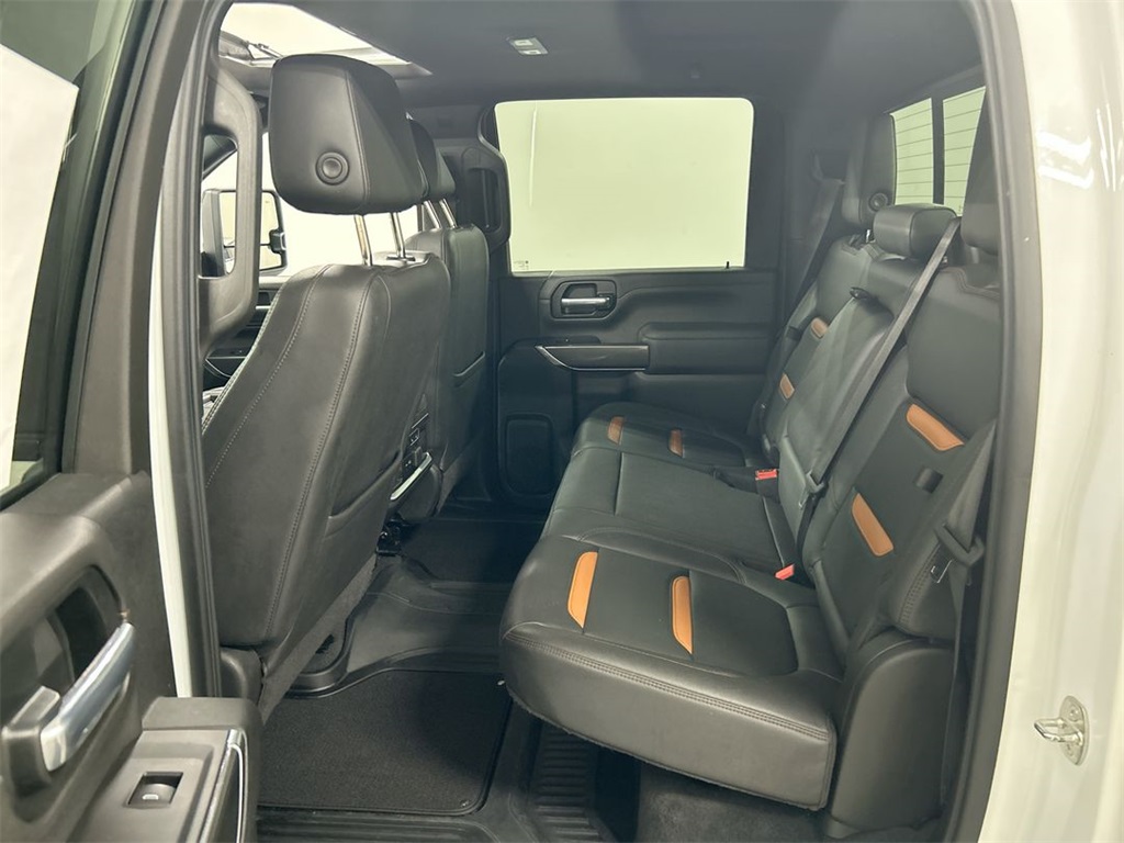 Vehicle image 13 of 24