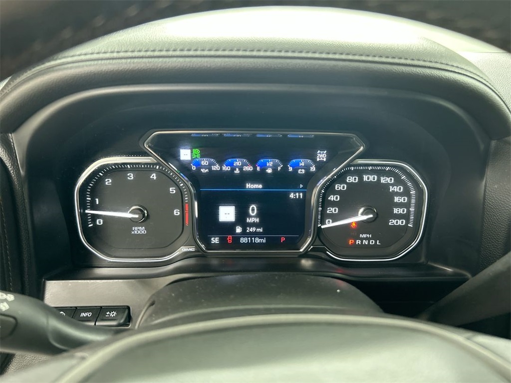Vehicle image 16 of 24