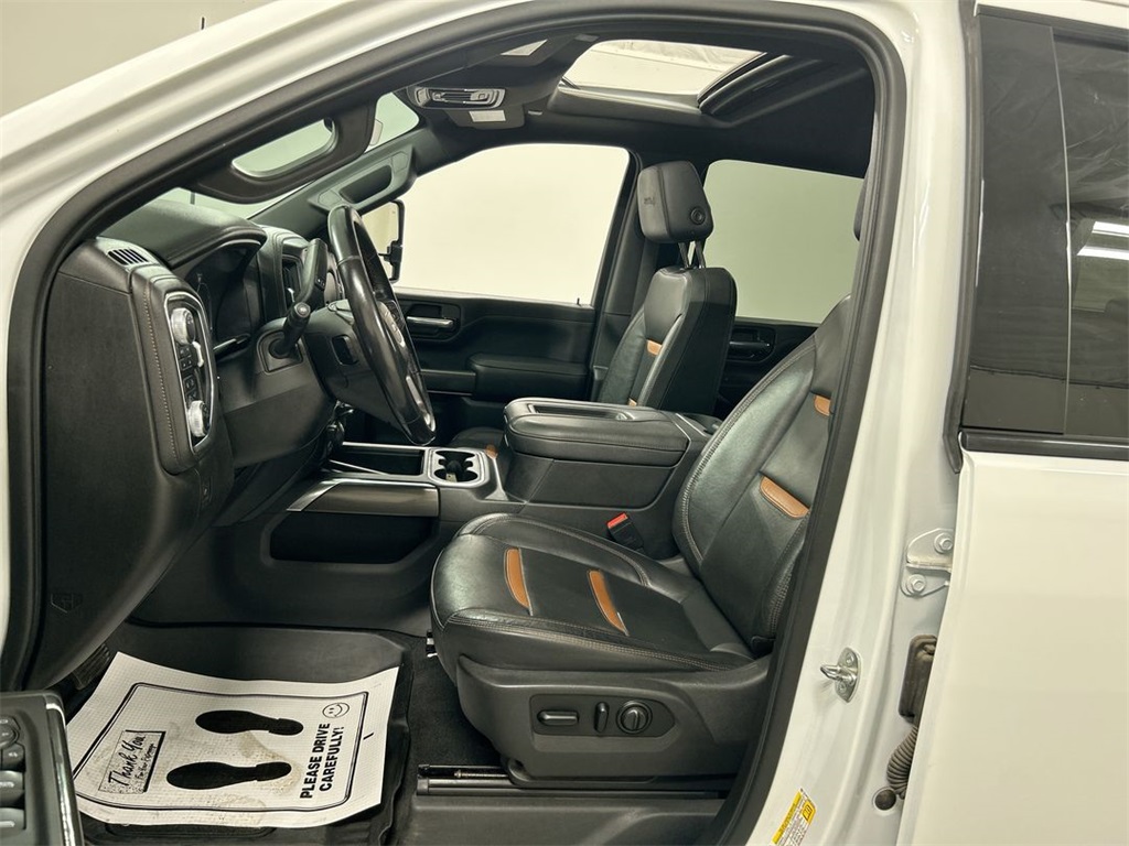 Vehicle image 12 of 24