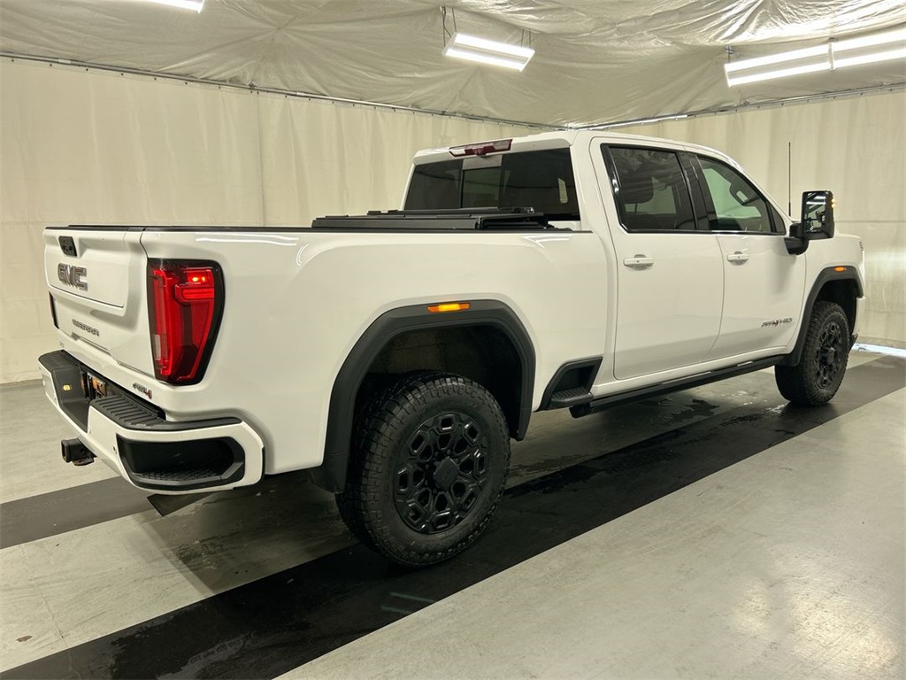 Vehicle image 4 of 24