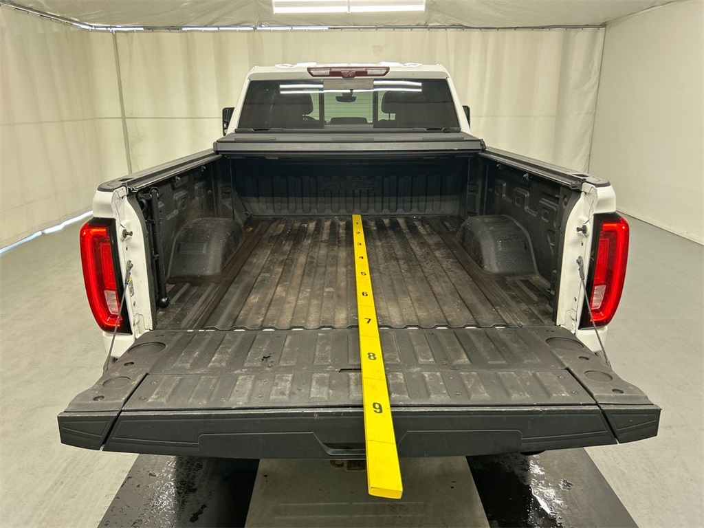 Vehicle image 10 of 24