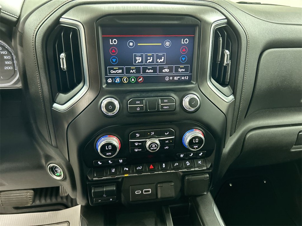 Vehicle image 19 of 24