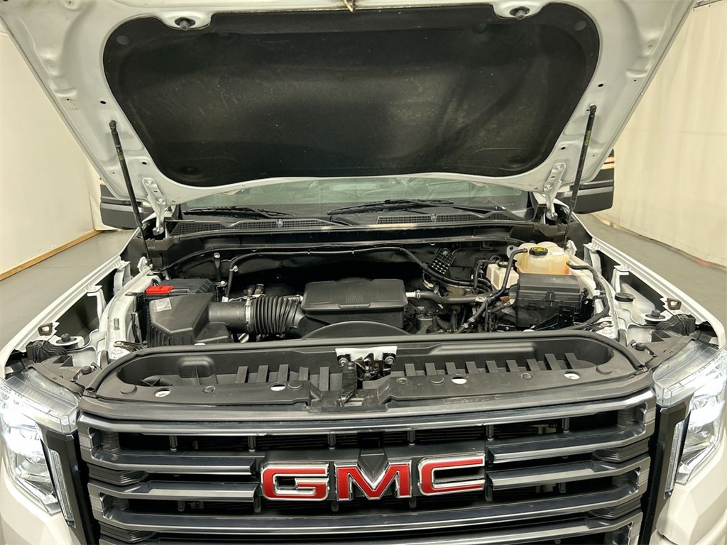Vehicle image 8 of 24
