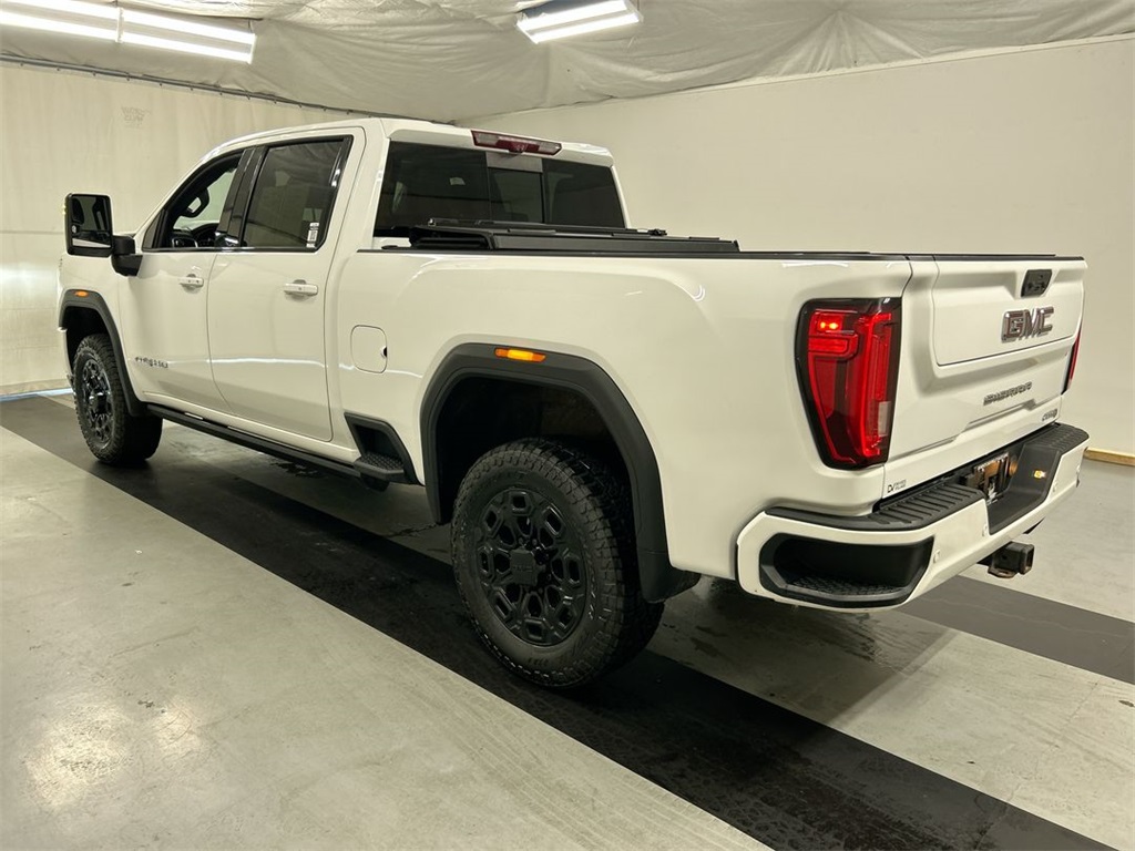 Vehicle image 6 of 24