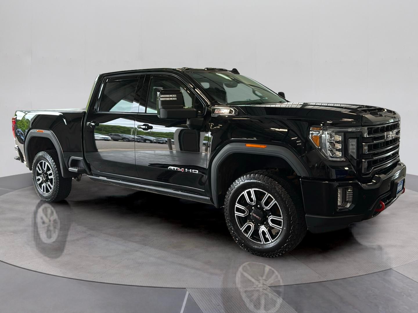 Vehicle image 4 of 28