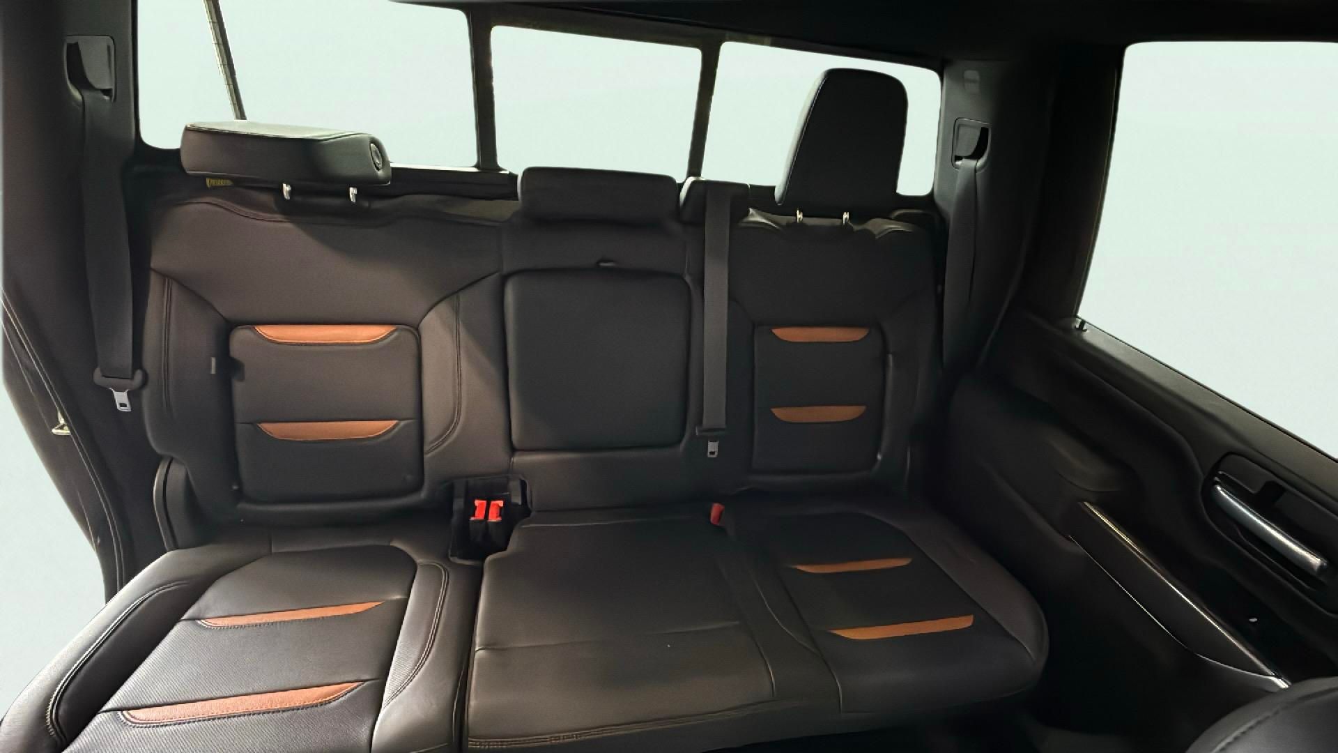 Vehicle image 11 of 28