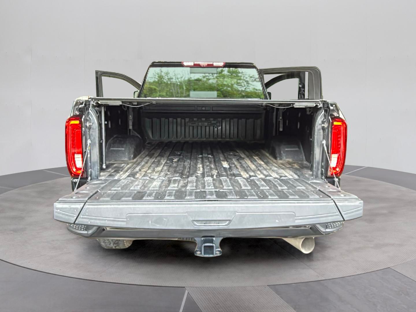 Vehicle image 10 of 28