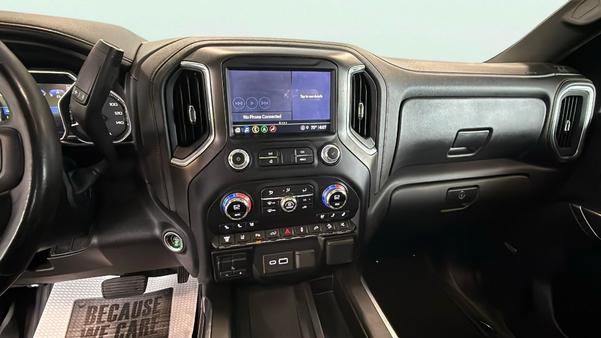 Vehicle image 20 of 28