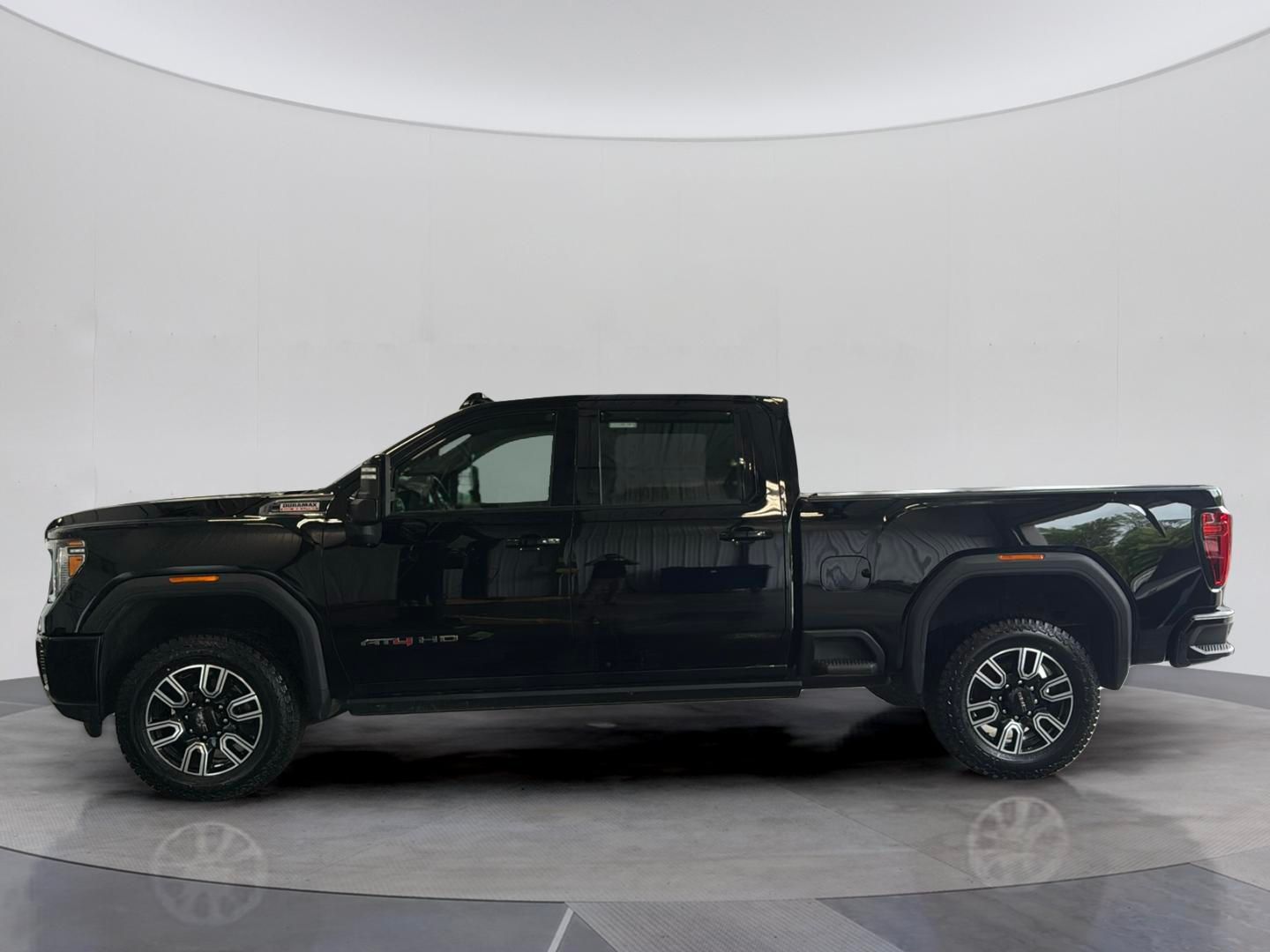 Vehicle image 9 of 28