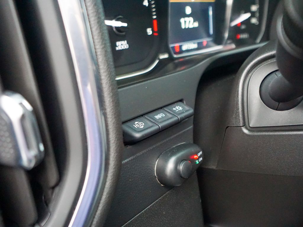 2021 GMC Sierra 2500HD Denali Image 38 of 43