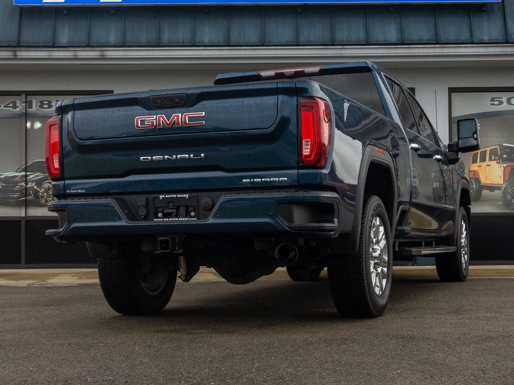 2021 GMC Sierra 2500HD Denali Image 6 of 43