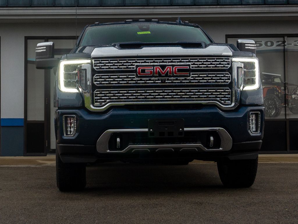 2021 GMC Sierra 2500HD Denali Image 3 of 43