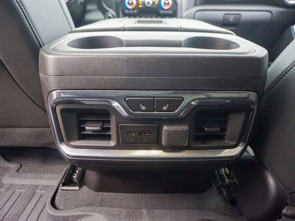 2021 GMC Sierra 2500HD Denali Image 26 of 43