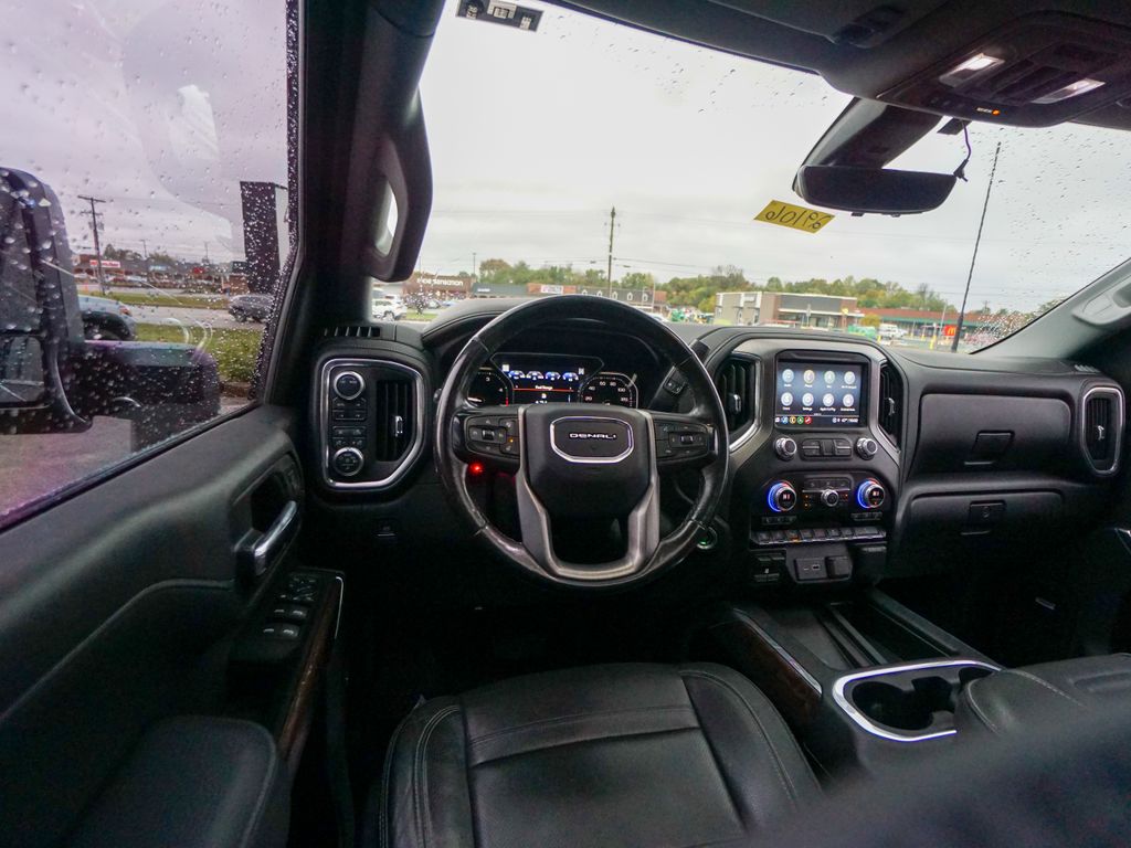 2021 GMC Sierra 2500HD Denali Image 17 of 43
