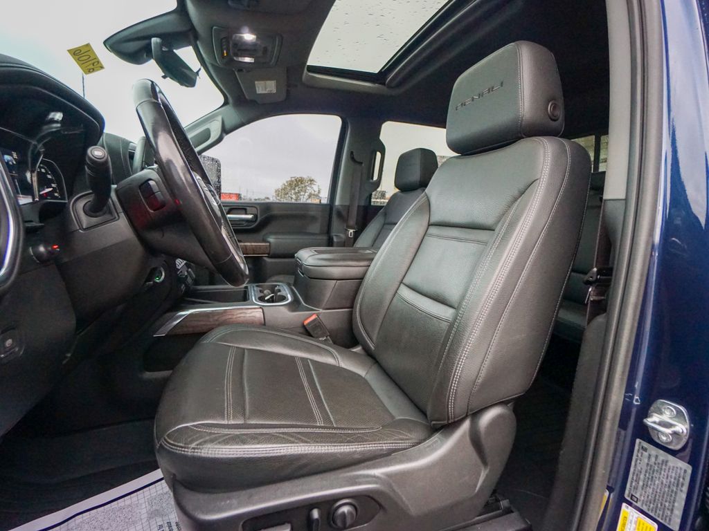 2021 GMC Sierra 2500HD Denali Image 13 of 43