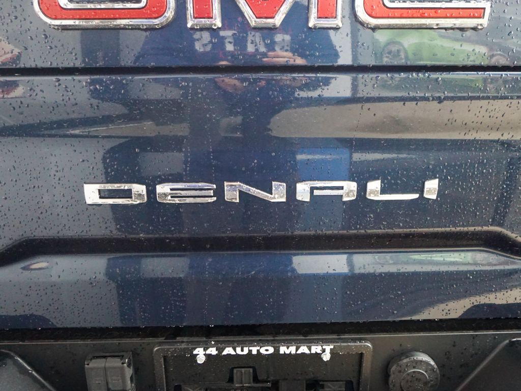 2021 GMC Sierra 2500HD Denali Image 37 of 43