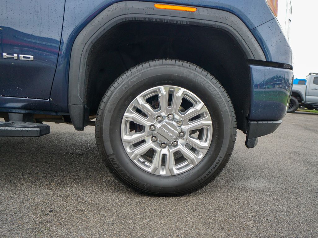 2021 GMC Sierra 2500HD Denali Image 10 of 43