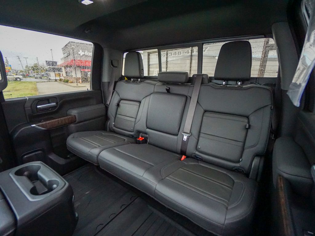 2021 GMC Sierra 2500HD Denali Image 15 of 43