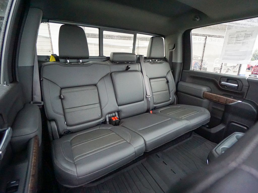 2021 GMC Sierra 2500HD Denali Image 14 of 43