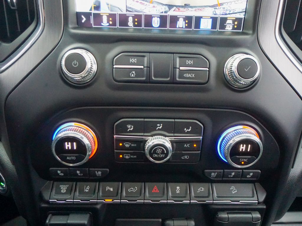 2021 GMC Sierra 2500HD Denali Image 24 of 43