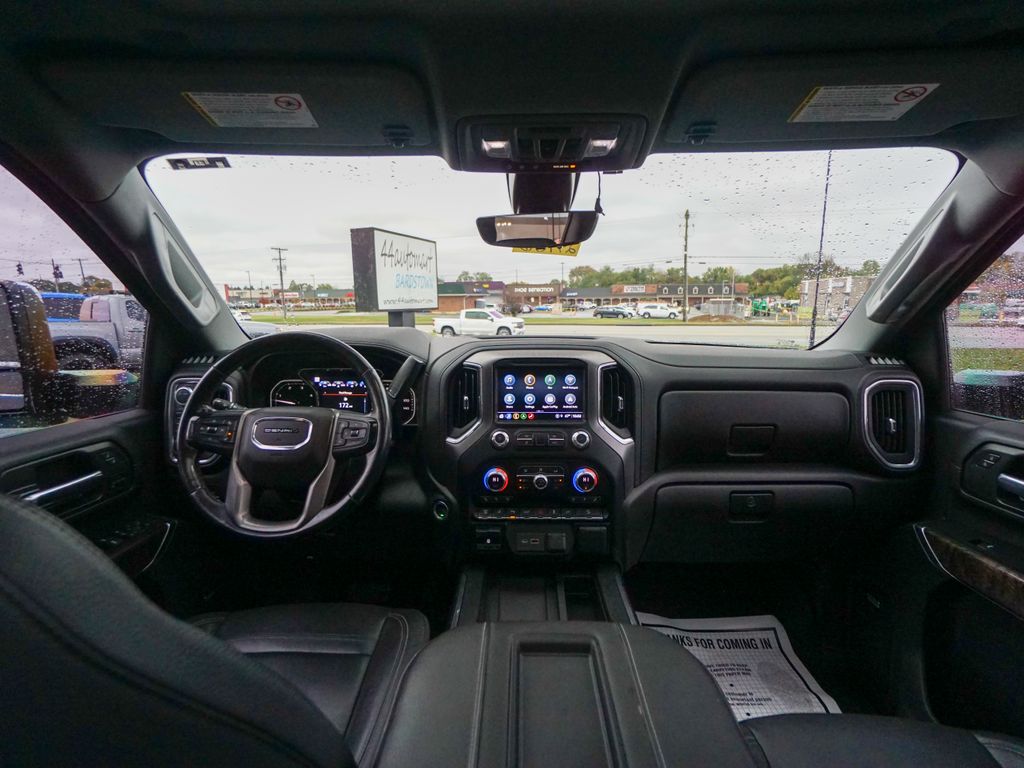 2021 GMC Sierra 2500HD Denali Image 16 of 43