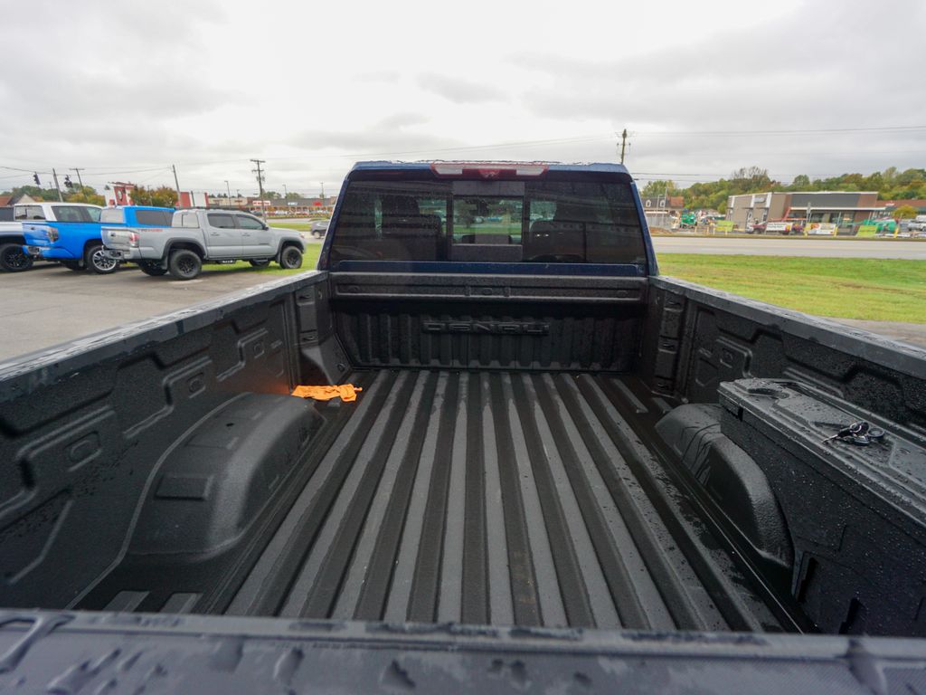 2021 GMC Sierra 2500HD Denali Image 11 of 43