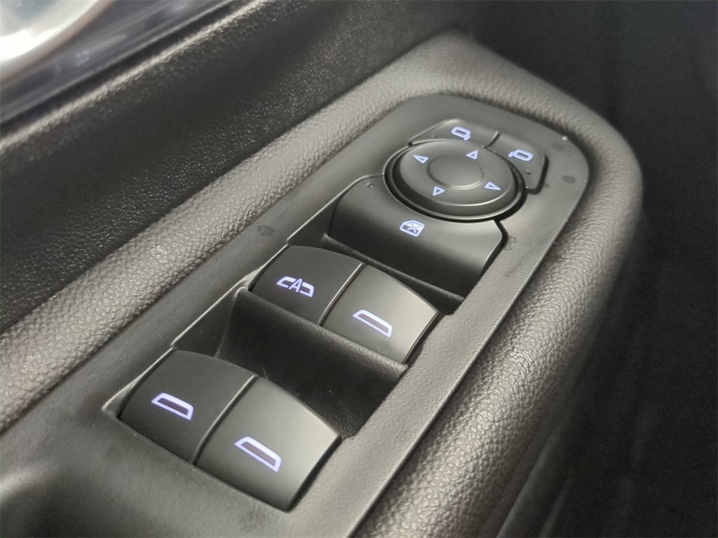 2021 GMC Terrain SLT Image 28 of 37