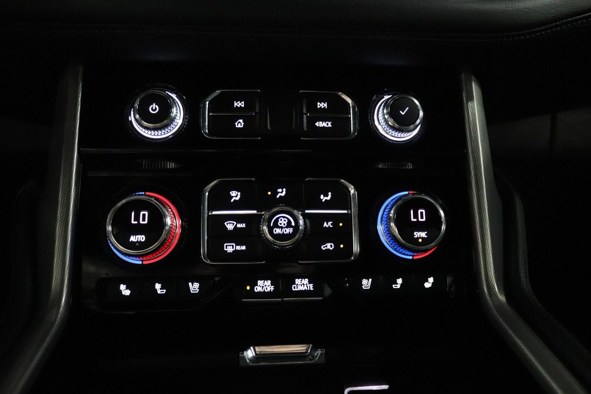 Vehicle image 19 of 39